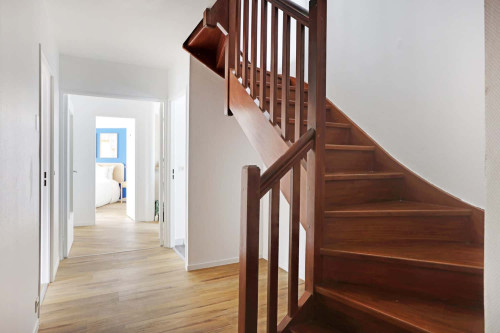 Move into this wide 19 m² bedroom - CBV03