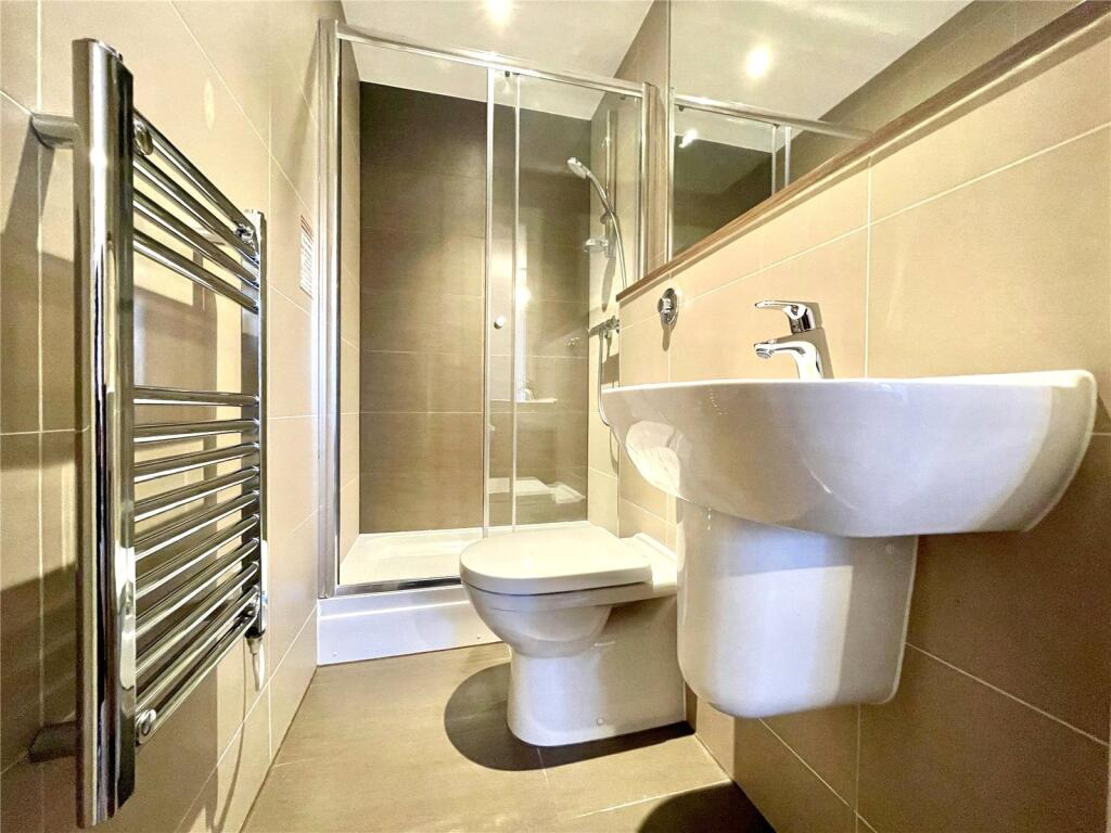  En-Suite (2)  -  Alto  - Gallery -  2