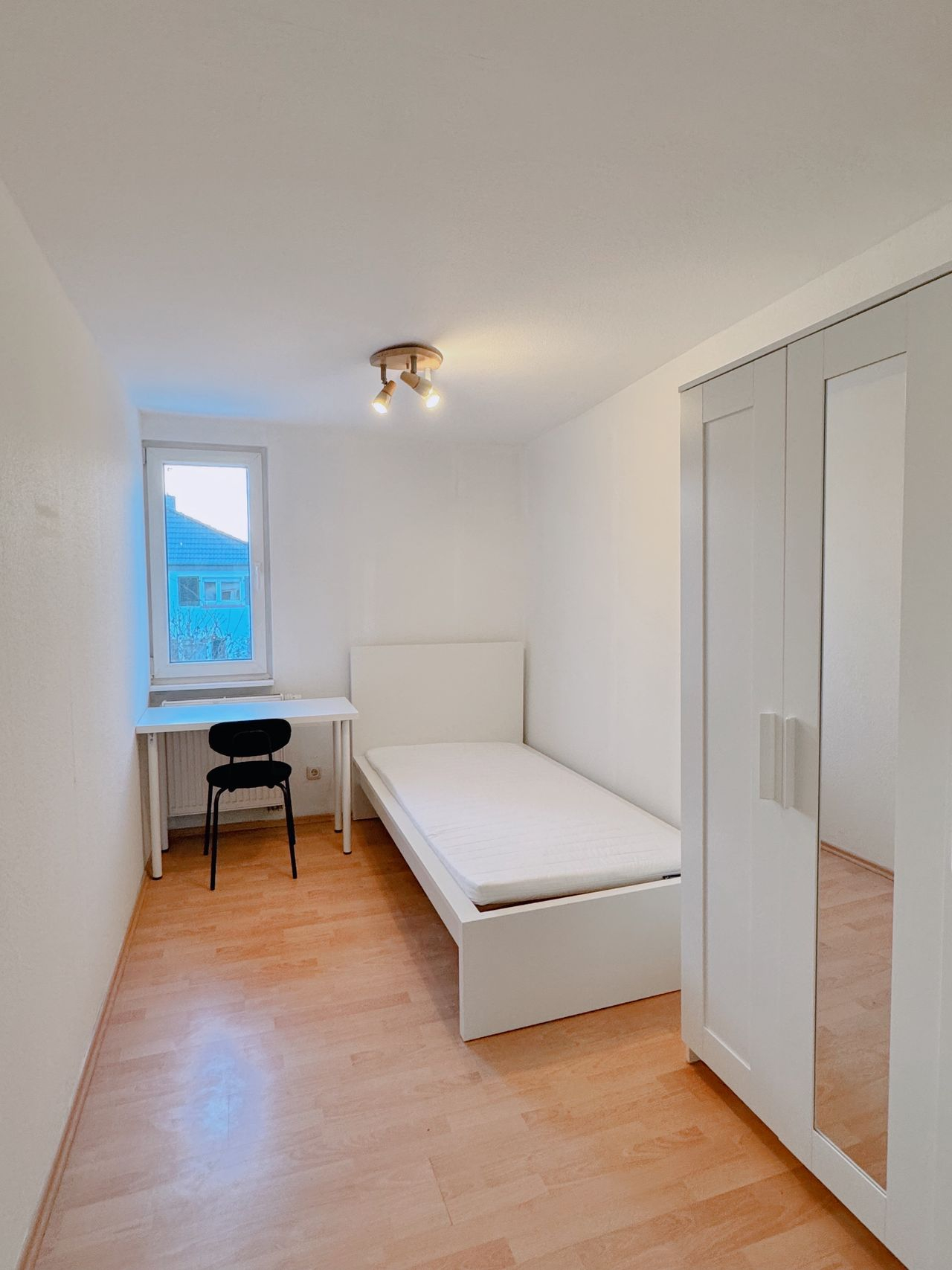 Furnished room in Frankfurt (Top location!) - only WOMAN