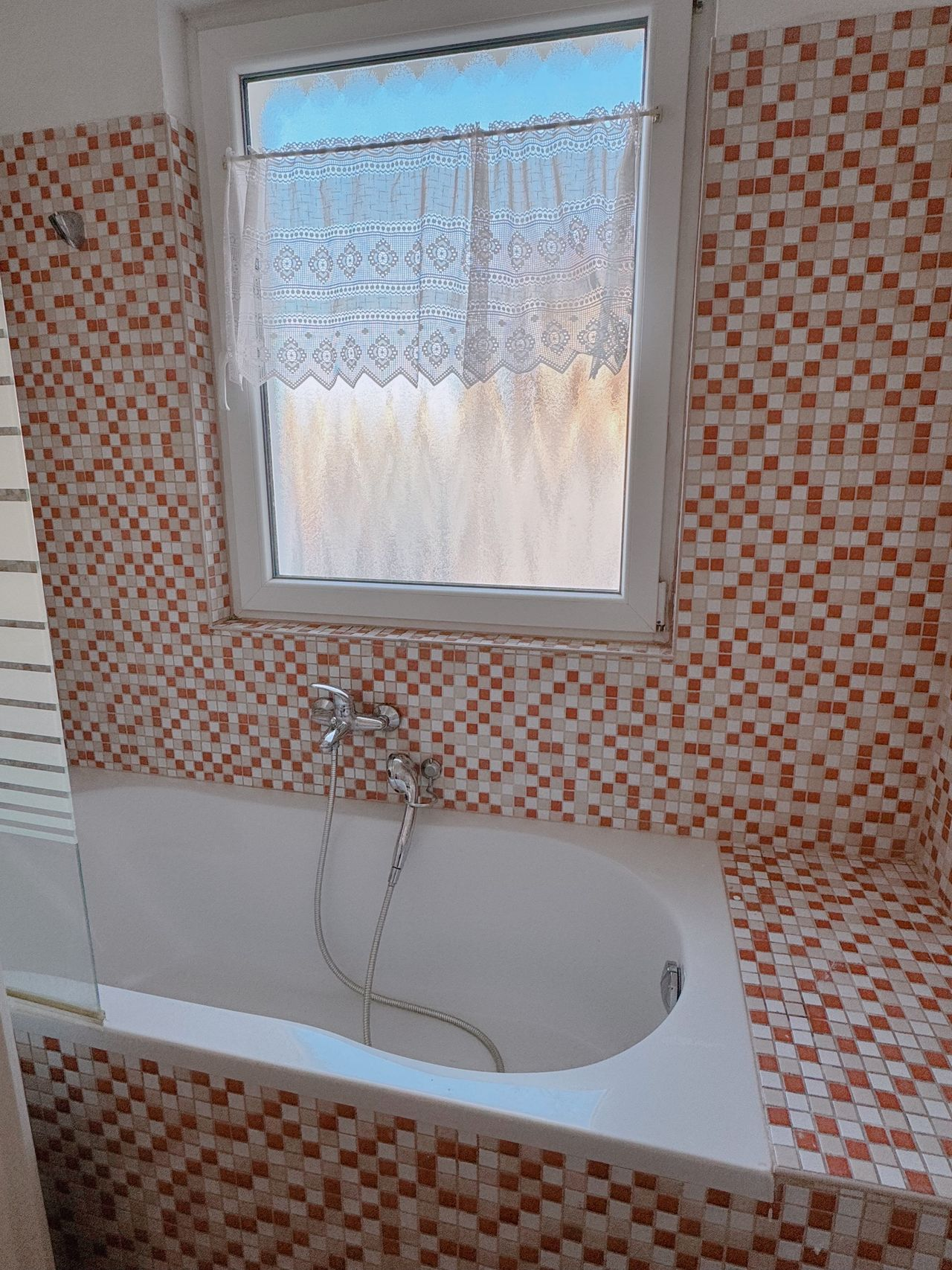 Single Room - Furnished room in Frankfurt (Top location!) - only WOMAN - Gallery - 4