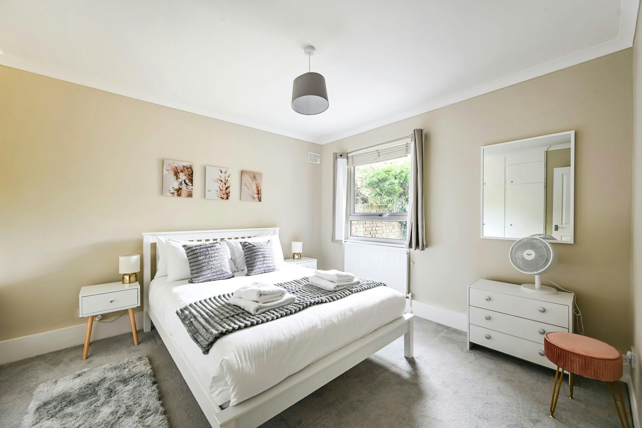 Entire Place - Church Road, Richmond - Gallery - 1