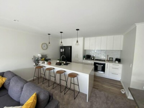 Large and warm bedroom in Petone