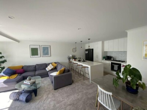 Large and warm bedroom in Petone