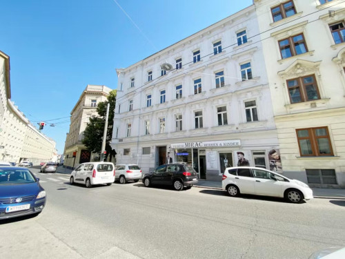 Bright double bedroom near the Medical University of Vienna