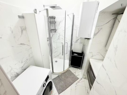 Inviting double bedroom near the Troststraße subway station  - Gallery -  5