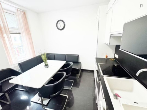 Inviting double bedroom near the Troststraße subway station