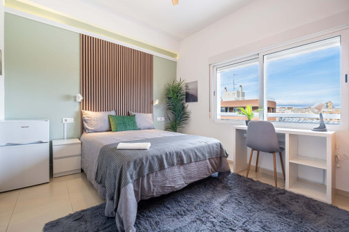 Room in Avinguda d'Aguilera, Alacant for 80 m² with 4 bedrooms - Gallery - 9