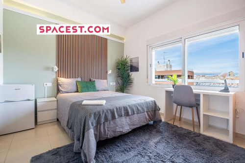 Room in Avinguda d'Aguilera, Alacant for 80 m² with 4 bedrooms - Gallery - 8