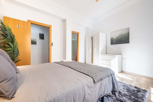 Room in Carrer del Teatre, Alacant for 150 m² with 7 bedrooms