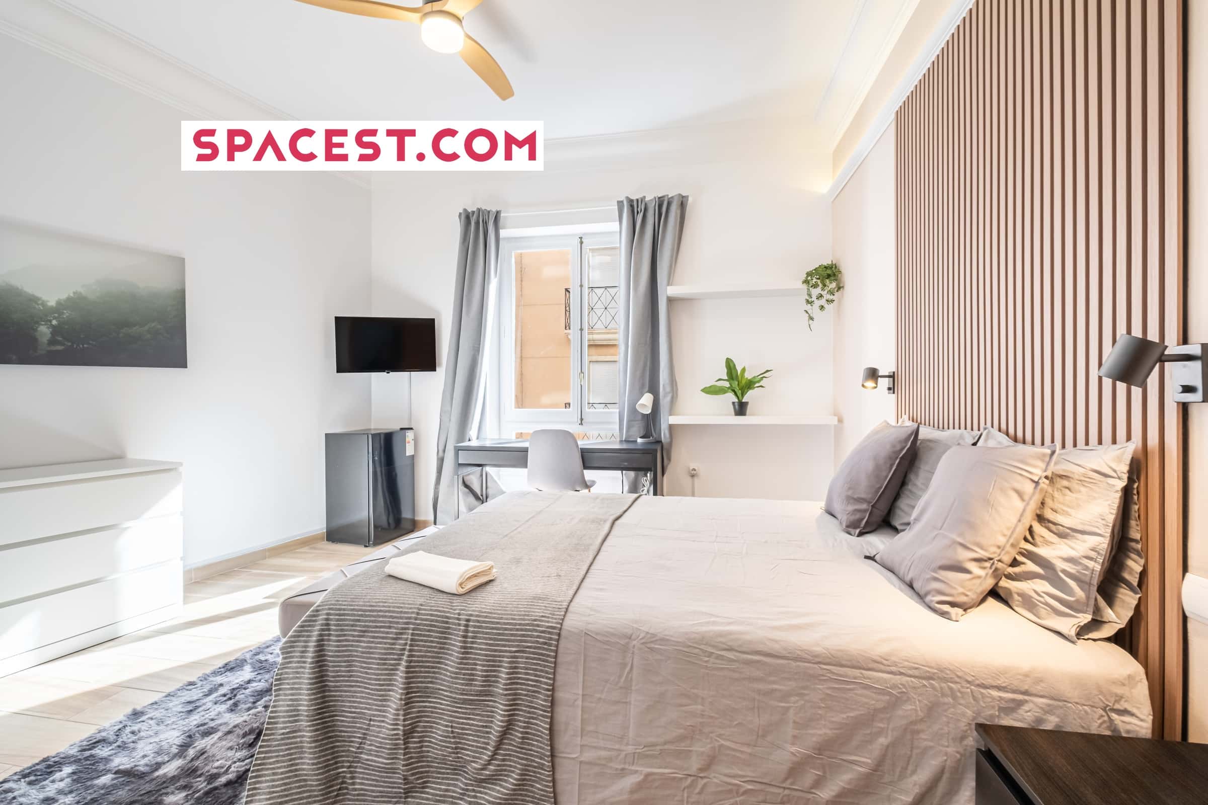 Room In Carrer Del Teatre, Alacant For 150 M² With 7 Bedrooms - 2