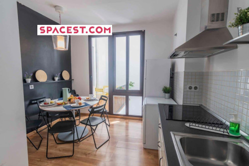 Apartment in Calle Frailes, Granada with 3 bedrooms