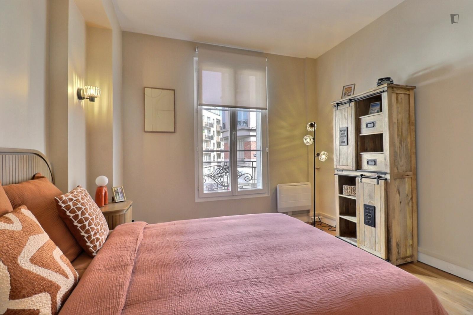  Excellent 2-Bedroom Apartment In Clichy  -  Excellent 2-bedroom apartment in Clichy  - Gallery -  1