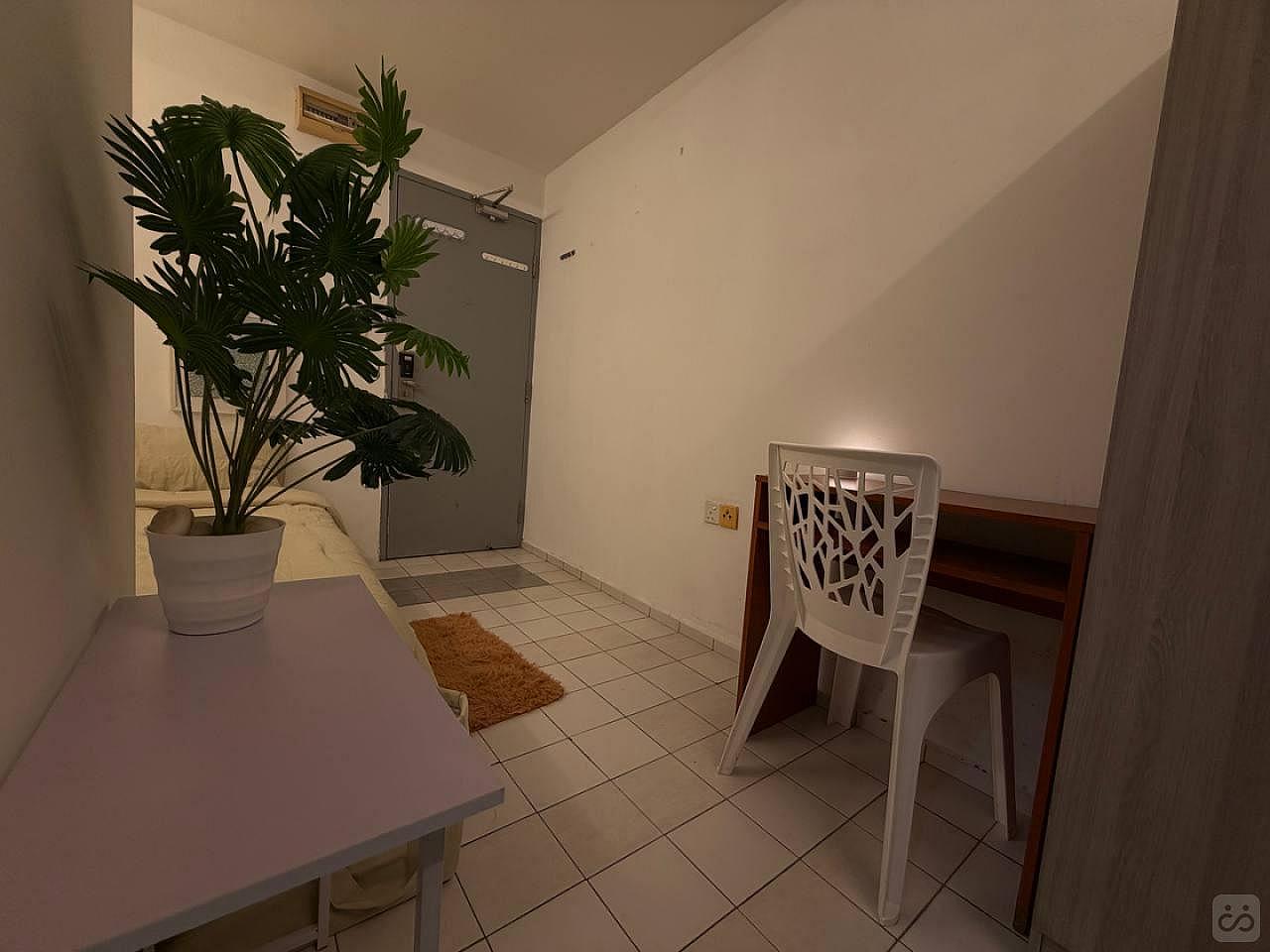 Single-Bed En-Suite For 2 Room - 2