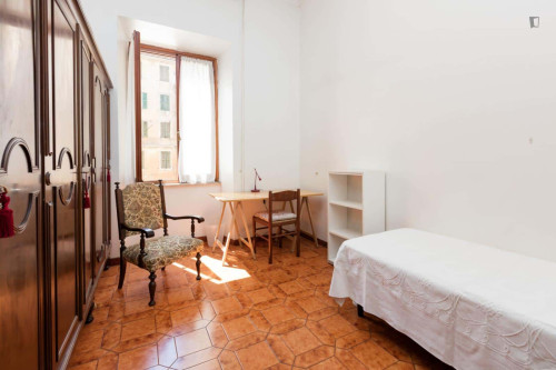 Room in Via Francesco Carletti, Roma for 88 m² with 3 bedrooms