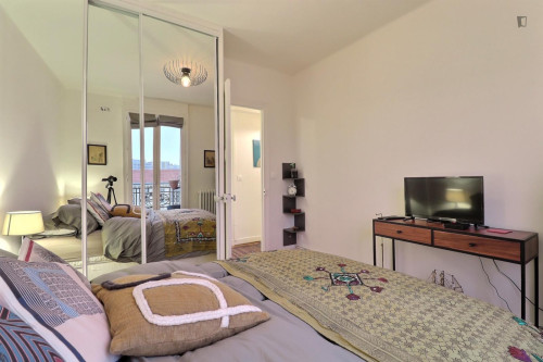 Inviting 1-bedroom flat near the Belleville Park