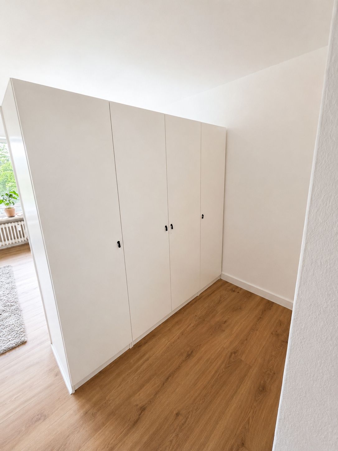  Modern, Freshly Renovated Apartment In A Quiet & Green Location In Kaarst – Perfect For Professional  -  Modern, freshly renovated apartment in a quiet & green location in Kaarst – perfect for professionals  - Gallery -  1