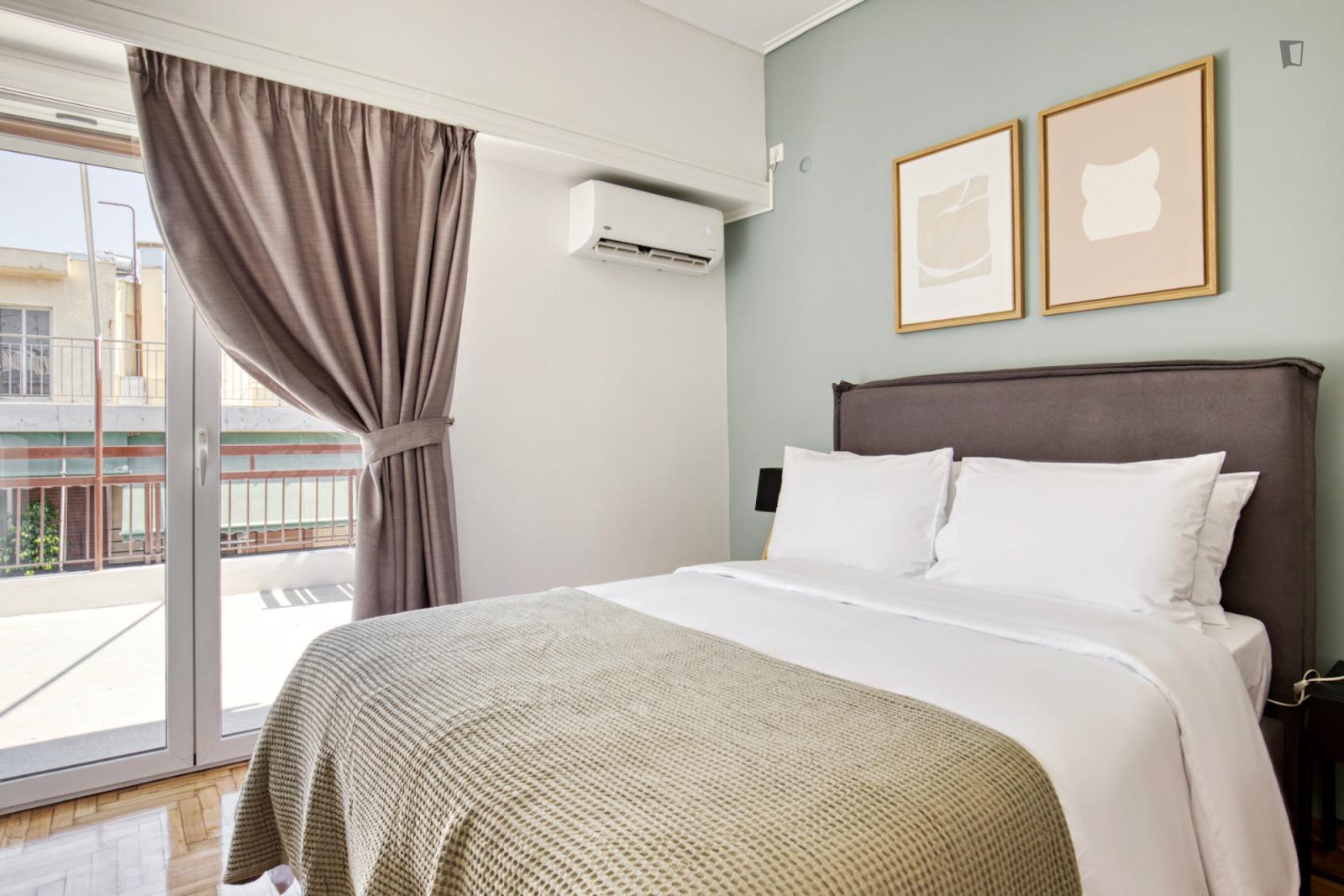  Dashing 3-Bedroom Apartment In Neapoli  -  Dashing 3-bedroom apartment in Neapoli  - Gallery -  1