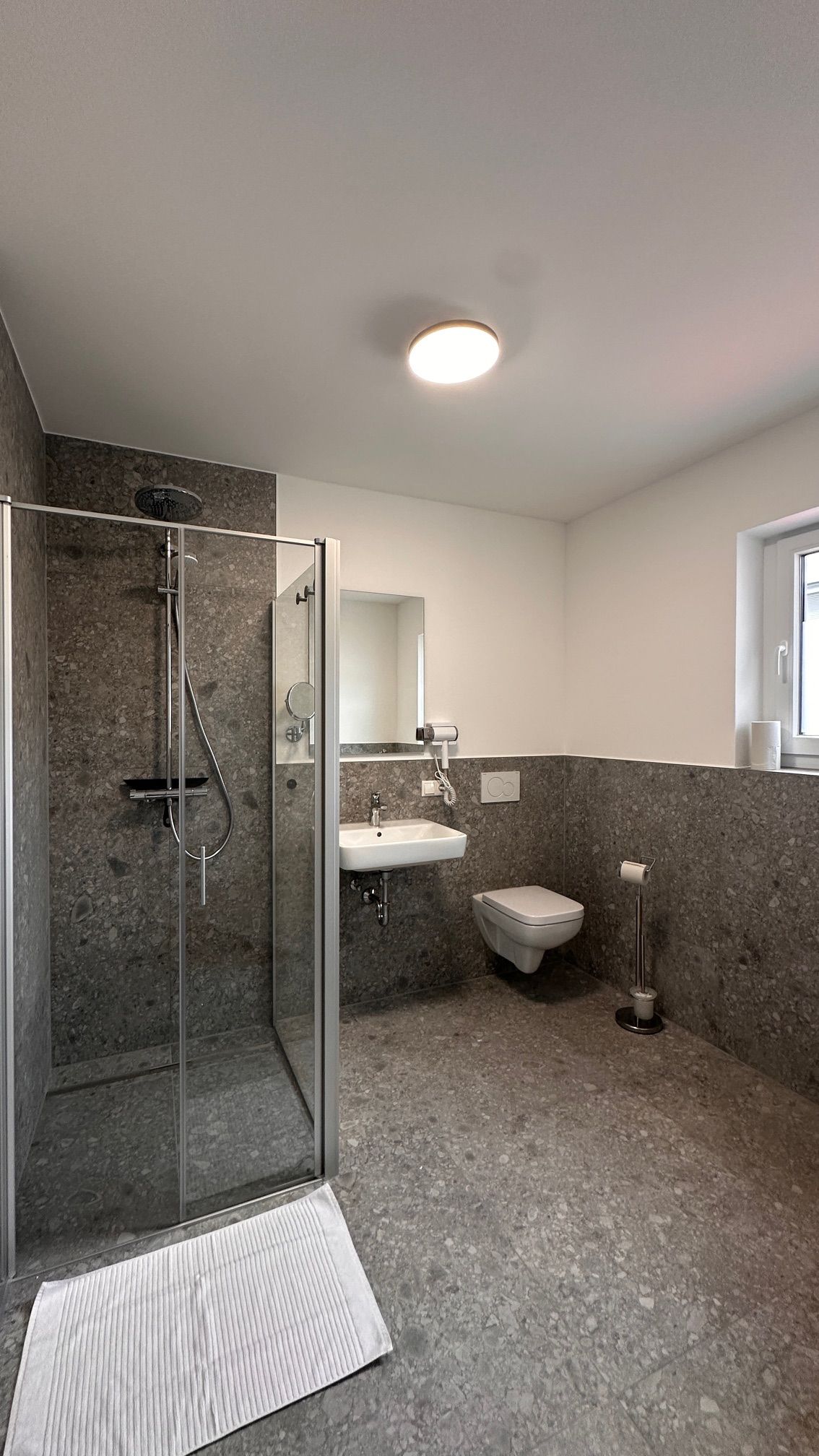  AMAO-Jade Family & Business Apartment - Parking  -  AMAO-Jade Family & Business Apartment - Parking  - Gallery -  9