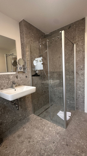 AMAO-Ivory Family & Business Apartment - Parking
