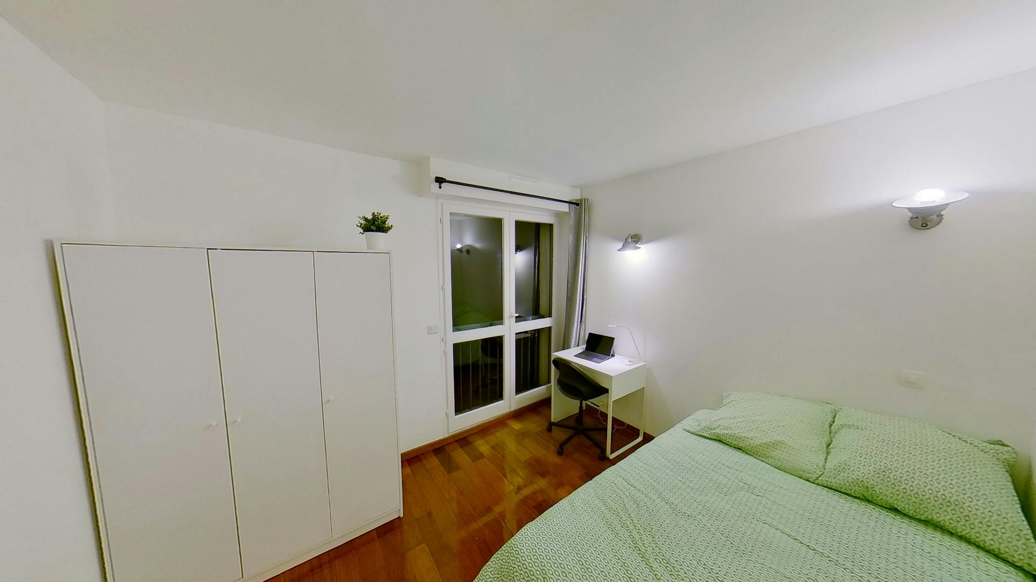  Private Room  -  Allée Diane de Poitiers, Paris  - Gallery -  1