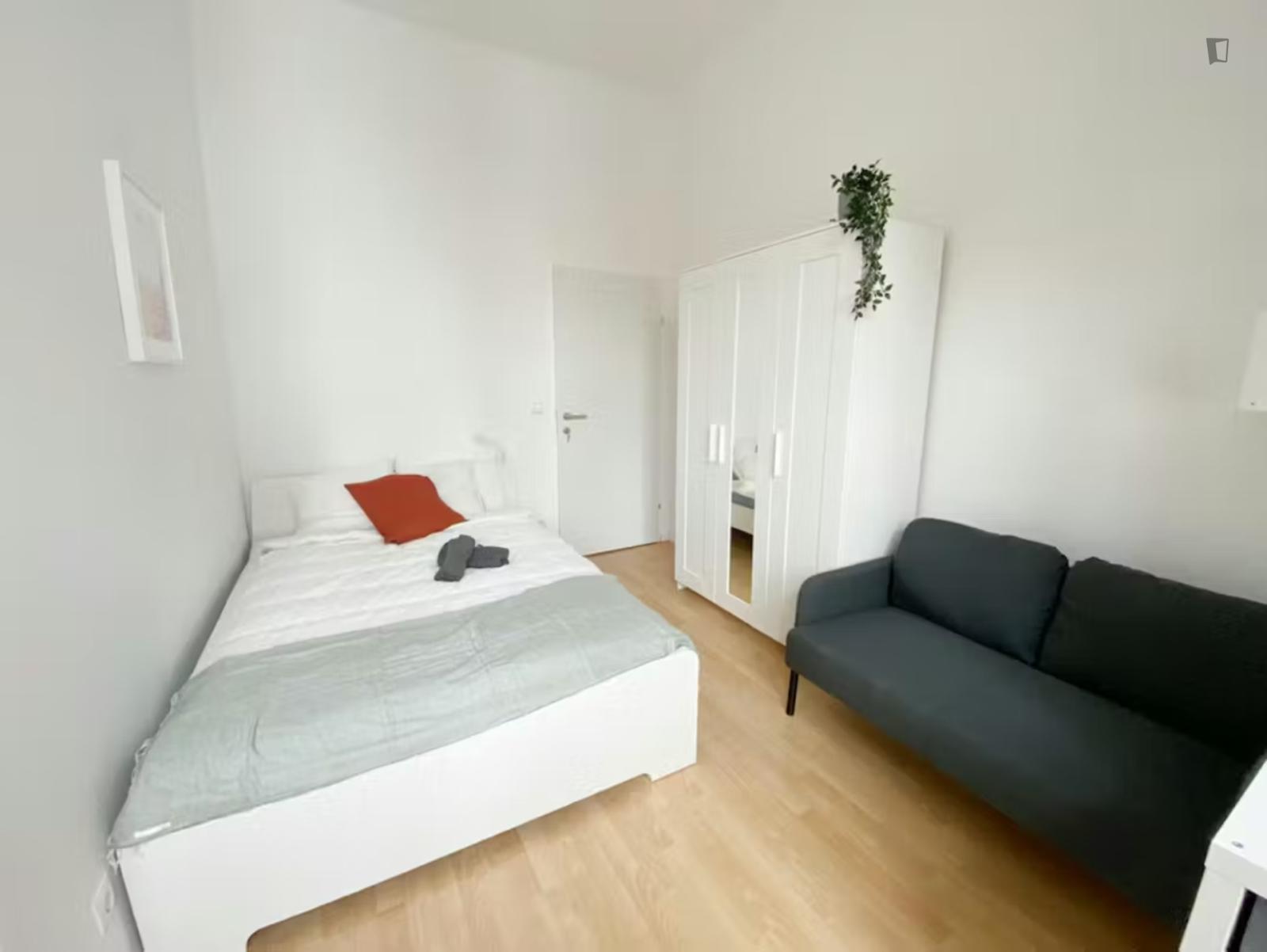 Welcoming Double Bedroom Close To The Keplerplatz Subway Station - Welcoming double bedroom close to the Keplerplatz subway station - Gallery - 1