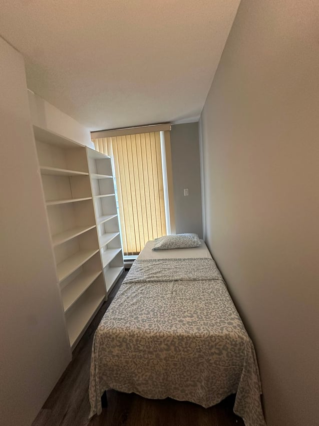  470 - Flex Room With Balcony  -  14 Ave SW & 8 Street SW  - Gallery -  3