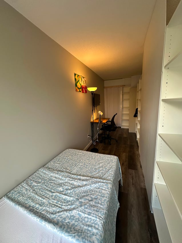  470 - Flex Room With Balcony  -  14 Ave SW & 8 Street SW  - Gallery -  2