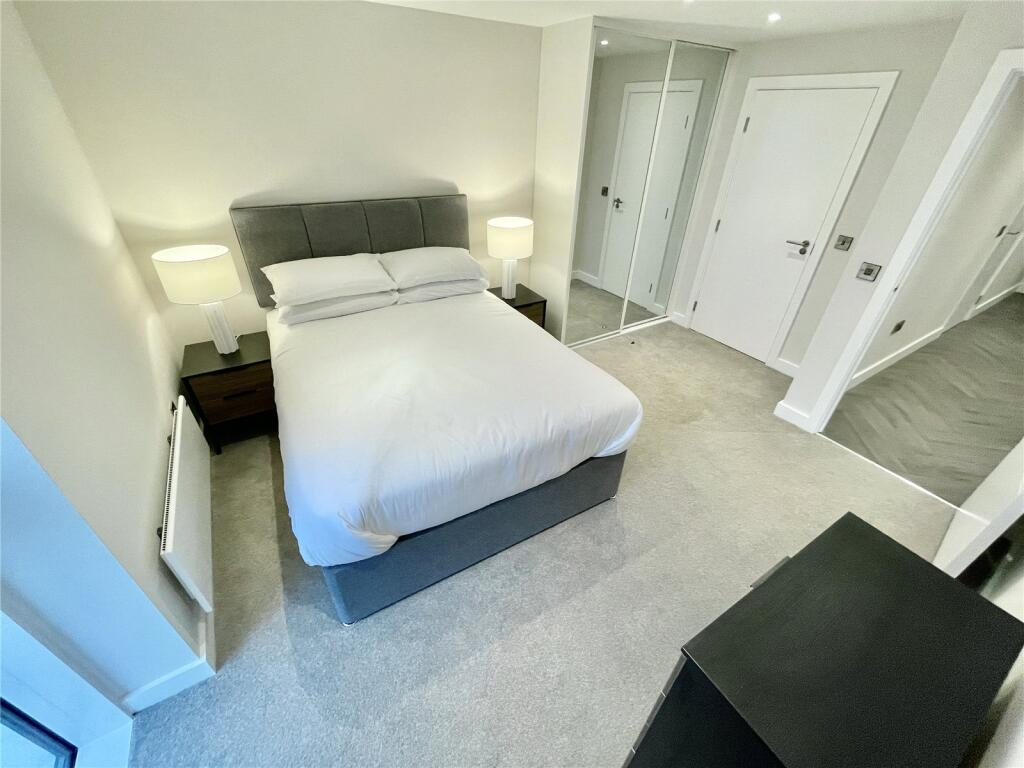 Room (2)