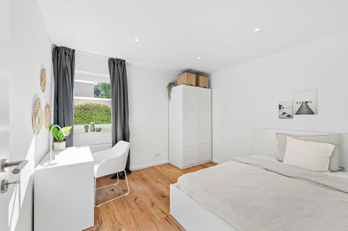 Agnes-Bernauer-Straße room 3 + balcony