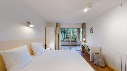 Spacious double ensuite bedroom in Château de l'Hers - Gallery - 18