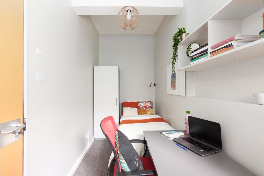 Club Room - 3