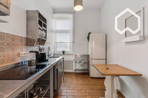 Attractive 50 sqm 2-Room Apartment: Ideal for business professionals or Couples - Gallery - 10