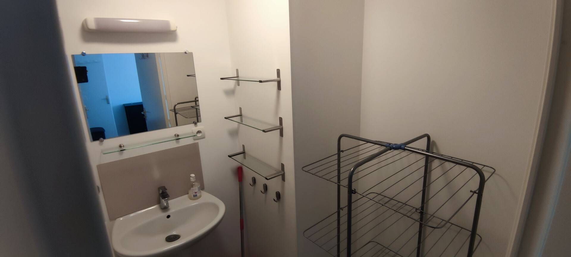 Room 2 - 4
