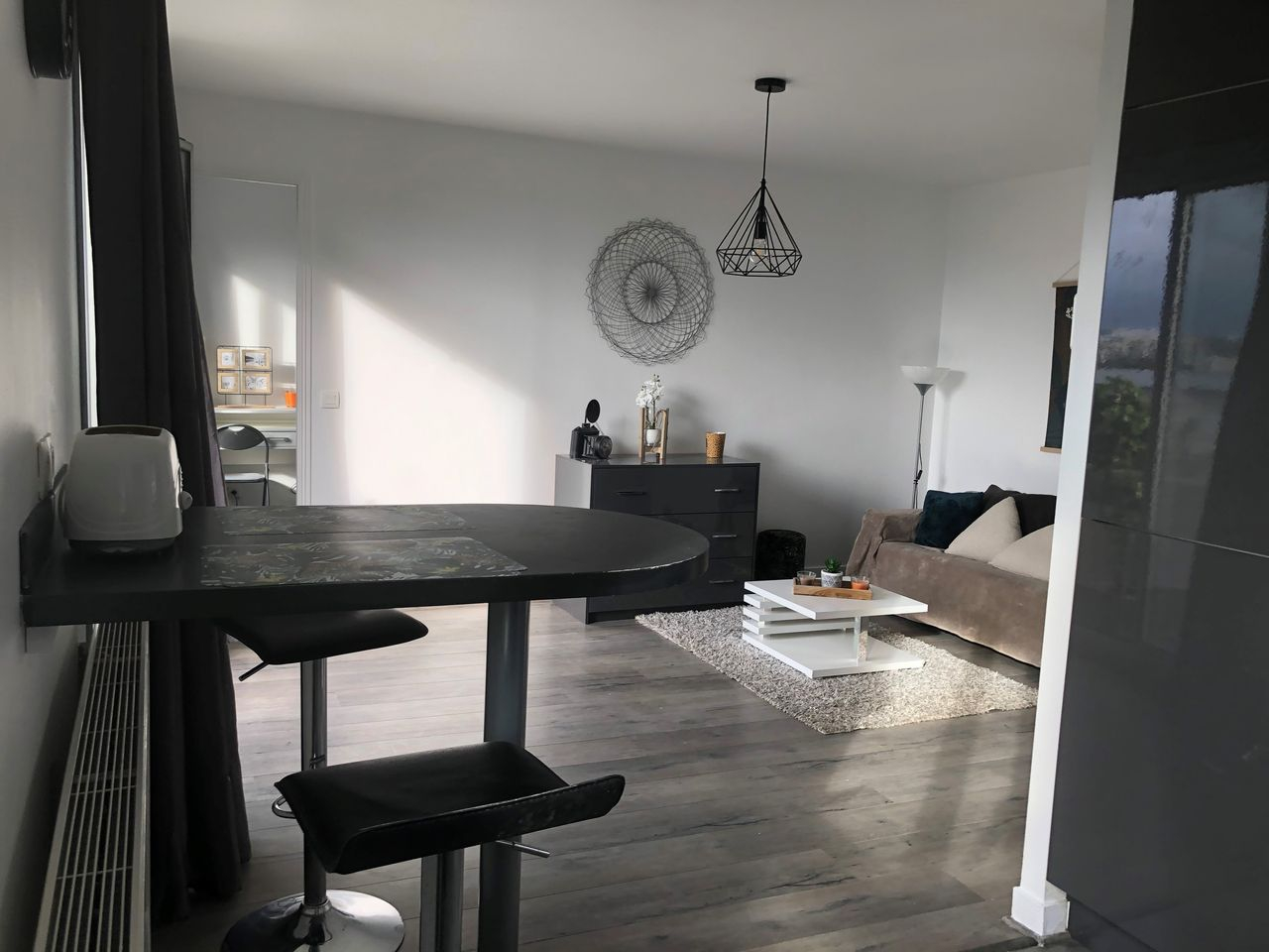 Spacious apartment with balcony