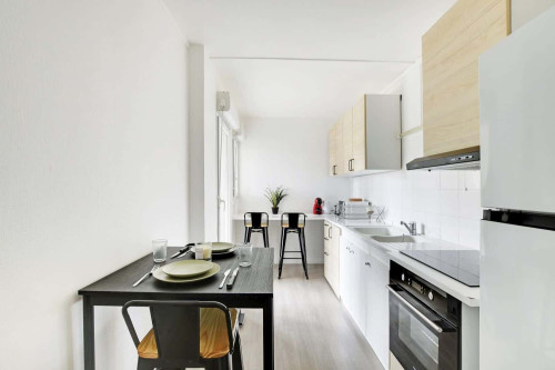 Contemporary 13 m² room in Kremlin-Bicêtre - KRB32