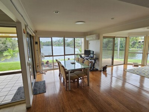 Master bedroom with ensuite & AC
