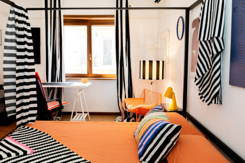 Double bedroom in 5-bedroom apartment - Gallery - 38