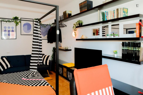 Double bedroom in 5-bedroom apartment - Gallery - 28
