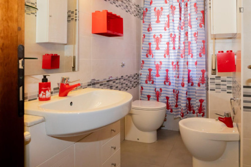 Double bedroom in 5-bedroom apartment - Gallery - 20