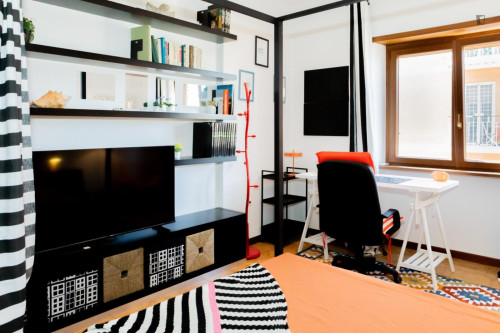 Double bedroom in 5-bedroom apartment - Gallery - 33
