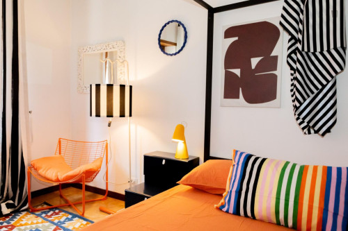 Double bedroom in 5-bedroom apartment - Gallery - 23