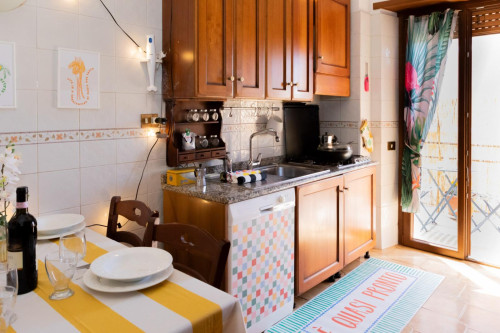 Double bedroom, with balcony, in 9-bedroom apartment
