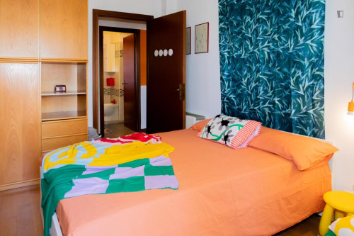 Double bedroom, with balcony, in 9-bedroom apartment - Gallery - 28