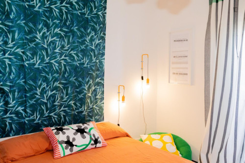 Double bedroom, with balcony, in 9-bedroom apartment - Gallery - 22