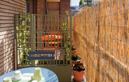 Double bedroom, with balcony, in 9-bedroom apartment - Gallery - 10
