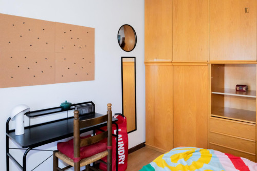 Double bedroom, with balcony, in 9-bedroom apartment - Gallery - 23