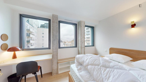 Snug single ensuite bedroom in the 15th arrondissement