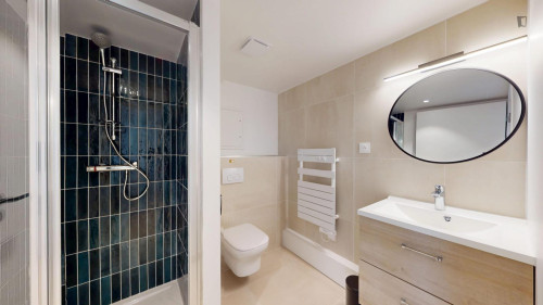 Luminous single ensuite bedroom in the 15th arrondissement  - Gallery -  5