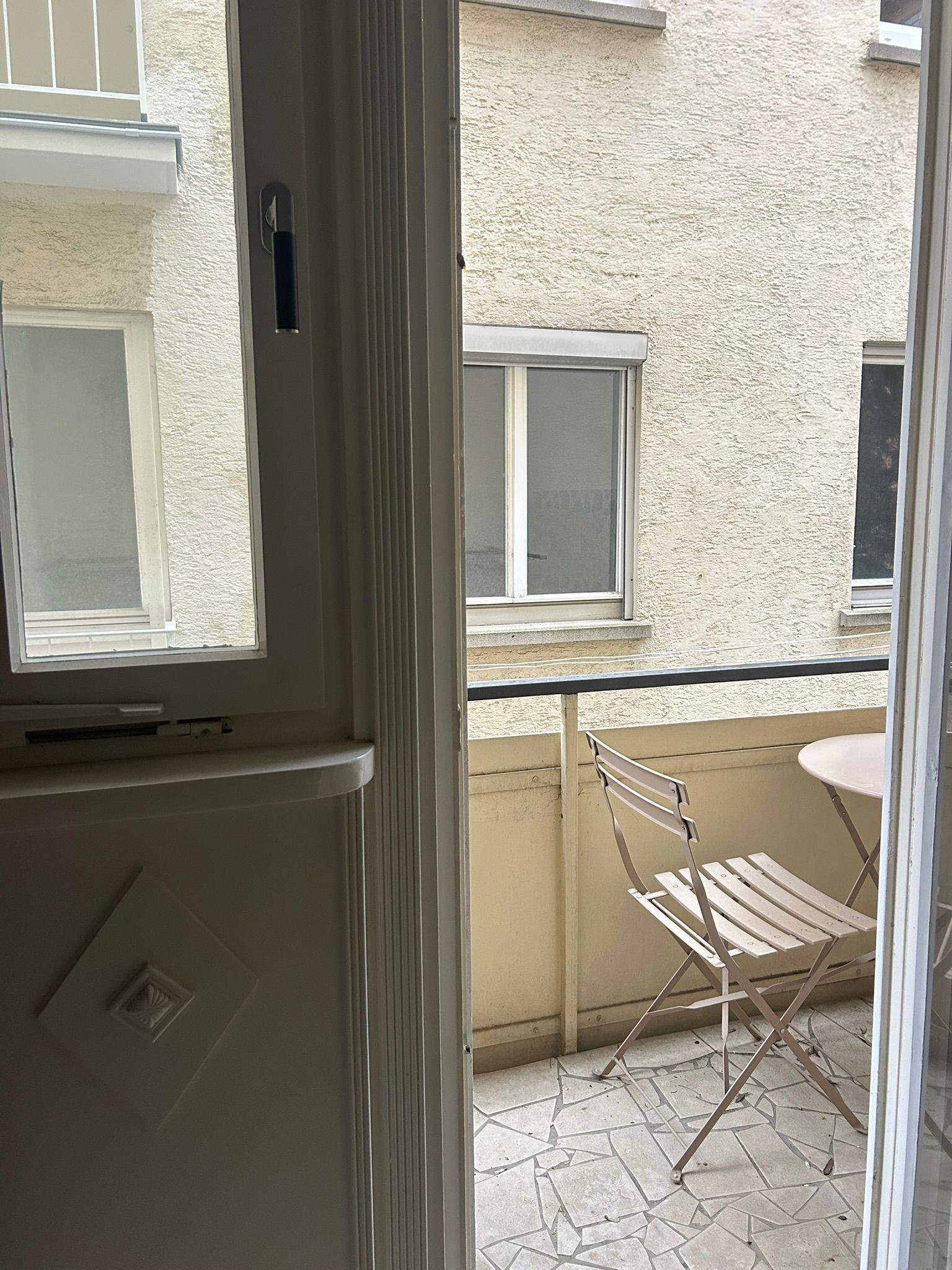 Stylish Furnished Temporary Living In Stuttgart-West - 1