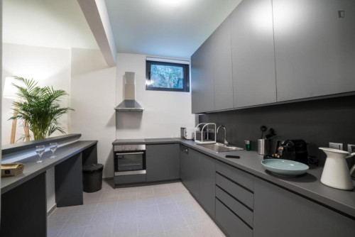 Charming 2-bedroom flat in Neapoli